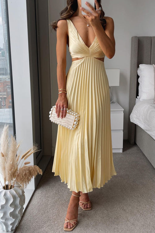 Gabrielle™ | V-Neck Cut-Out Pleated Maxi Dress